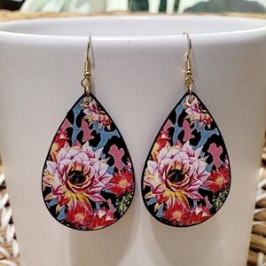 Floral Teardrop Earrings On Faux Leather New